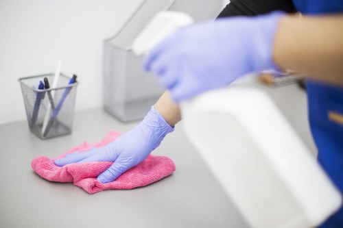 Move out cleaning service for a BR3 home kitchen