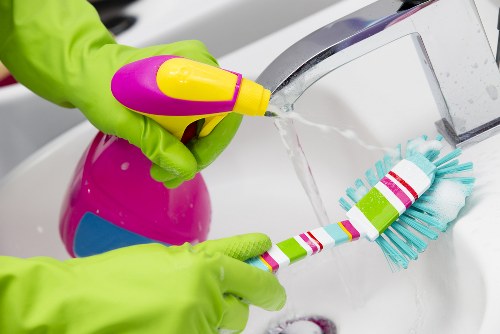 Professional move out cleaning in a BR3 residential property