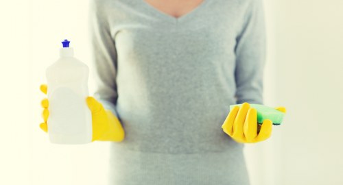 Professional hard floor cleaning in a BR3 home hallway